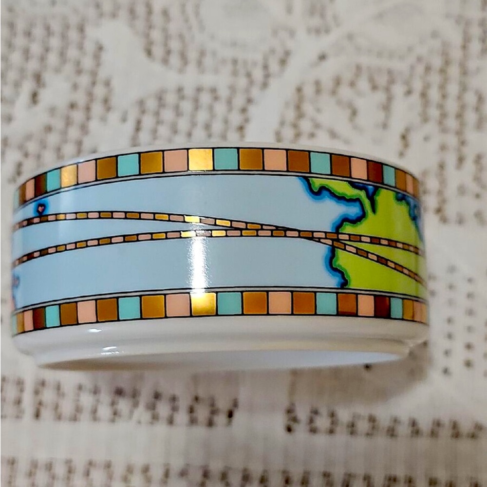 VINTAGE Tiffany & Co.
Japan porcelain trinket box